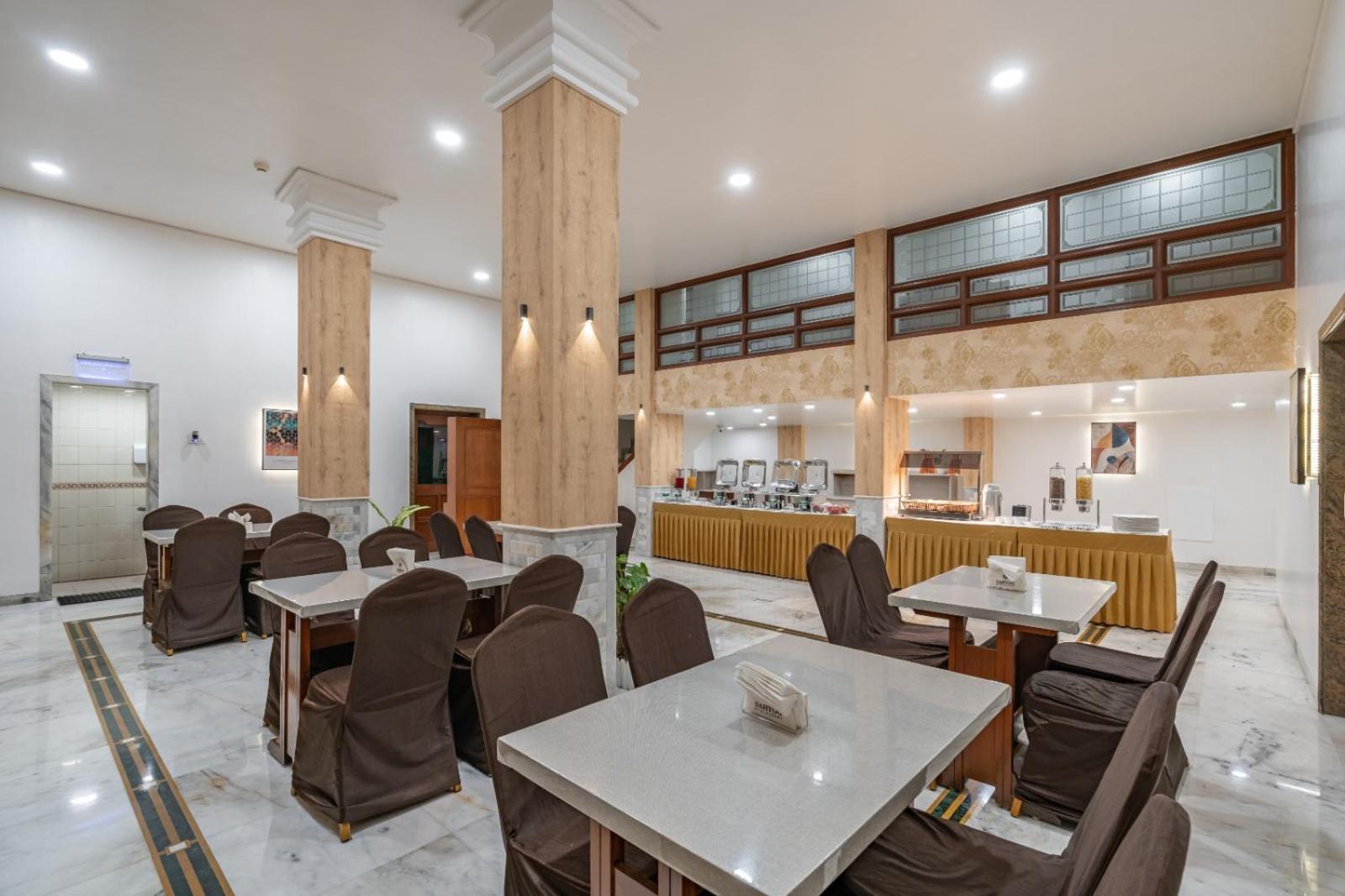Hotel Apex Сурат Екстер'єр фото