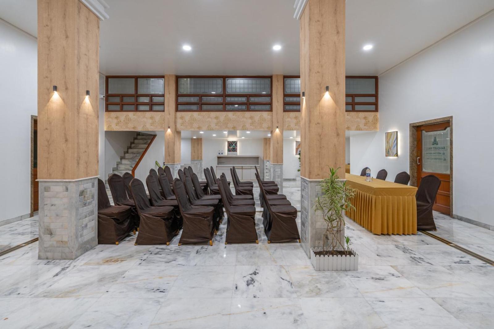 Hotel Apex Сурат Екстер'єр фото
