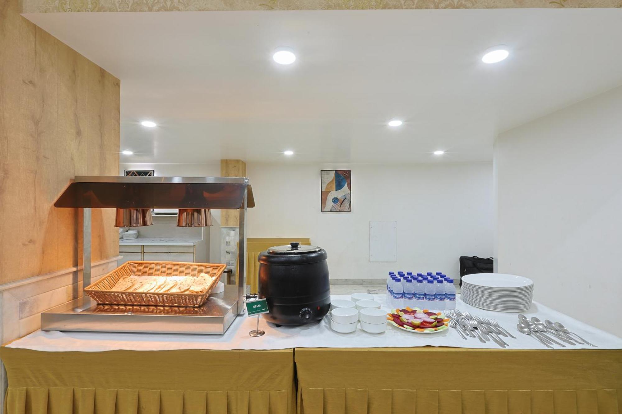 Hotel Apex Сурат Екстер'єр фото