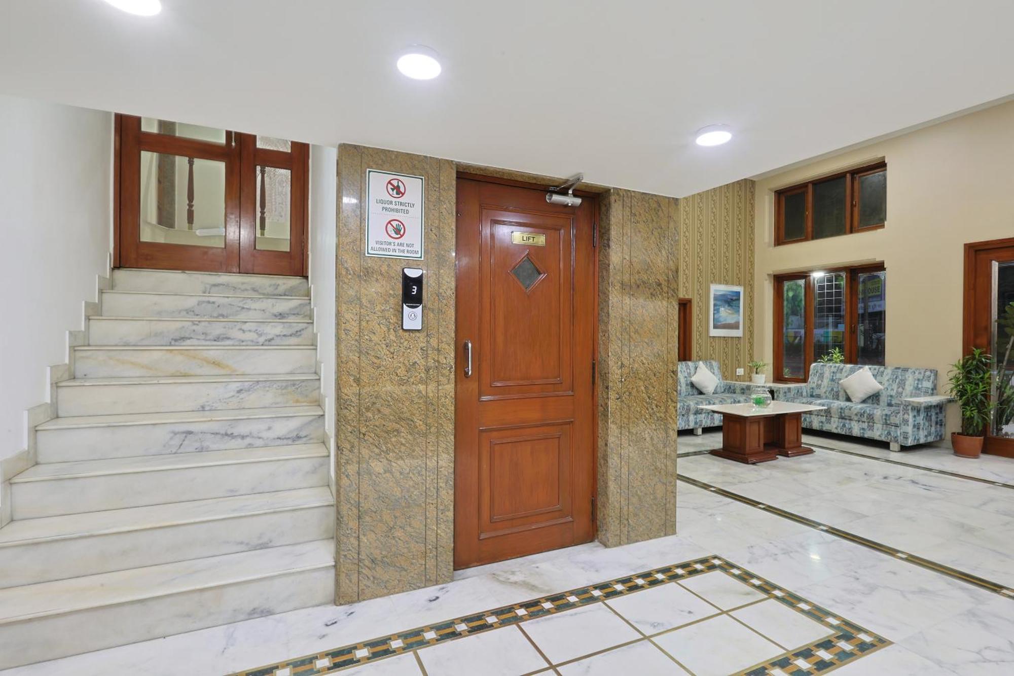 Hotel Apex Сурат Екстер'єр фото